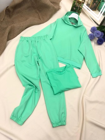 女式运动服（三件套）