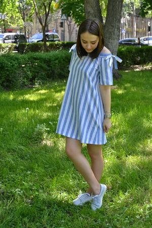 gençlik için elbise mod. 1703