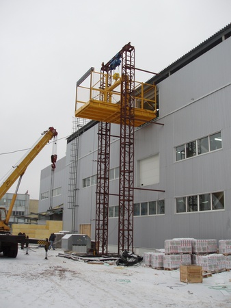 Двухмачтовый грузовой подъемник ПГД-1