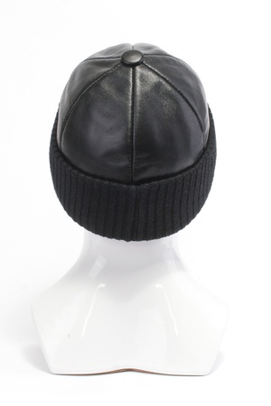 Шапка из кожи 250101