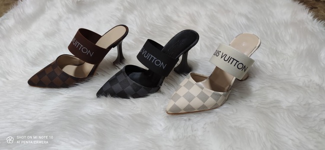 Женская обувь