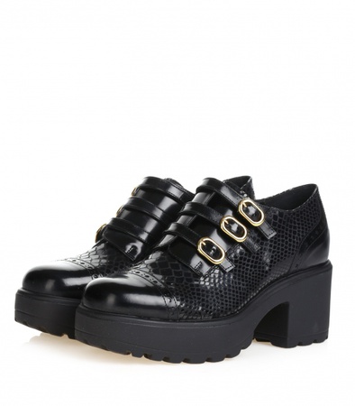 N138 schwarze Plateaustiefel