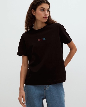 Футболки женские