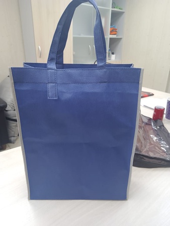 Alışveriş yapanlar, promosyon çantalar