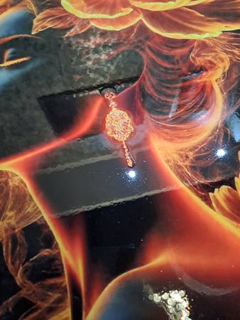 Девушка с пионам