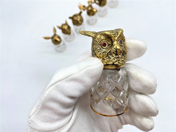 Shot glasses with the heads of beasts