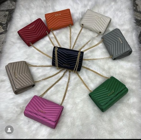 женская сумка разных цветов