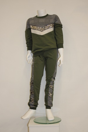 PULLU EŞOFMAN TAKIM