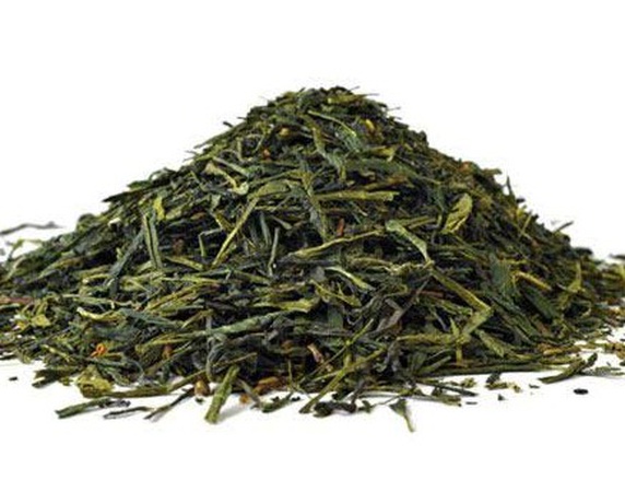 Hindistan&#39;daki bir üreticiden ihracat için yeşil yaprak çay.