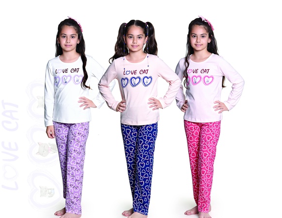 Kızlar için pijamalar. Emlak Kodu: 9340