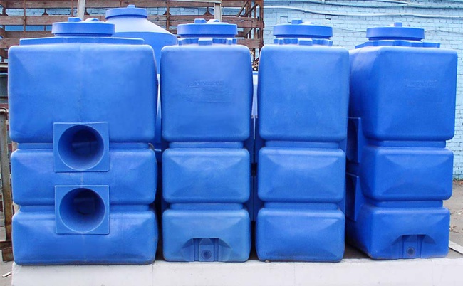 Емкость 1000 л пластиковая призматическая