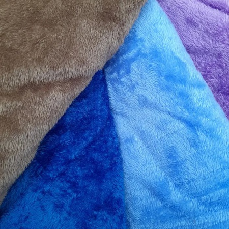 Oyuncak, battaniye vb. dikmek için peluş kumaş.