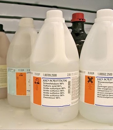 Lekeleri ve hasarlı banknotları temizlemek için SSD Kimyasal çözümü