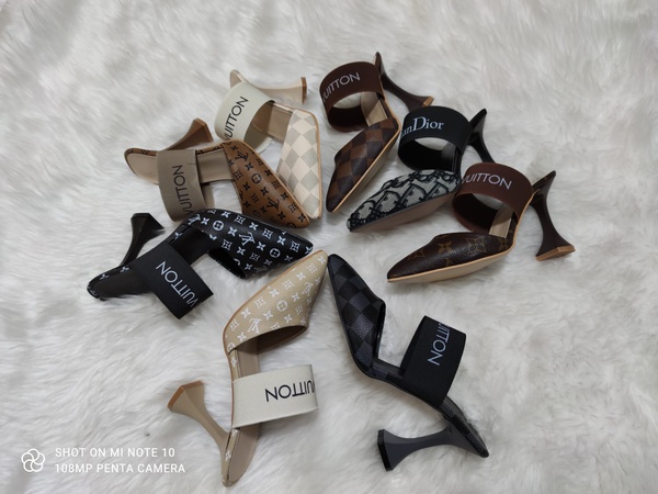 Женская обувь