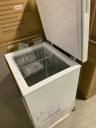 новый Аванти 5.0 Cu. футов Компактный морозильный ларь со сливом для разморозки CF500M0W