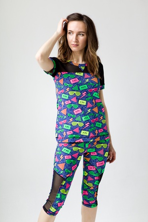 Fileli genç yürüyüş kıyafeti