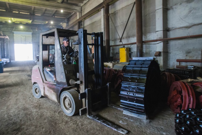 Запасные части для гусеничных тракторов, бульдозеров и экскаваторов