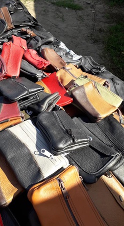 Сумки и аксессуары из натуральной кожи