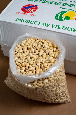 Raw cashews (ww 320) - Vietnam