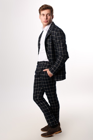 Костюм двубортный