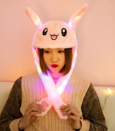 Шапка с кроличьими двигающимися ушками