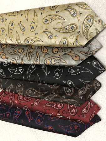 KRAVAT VE AKSESUARLAR