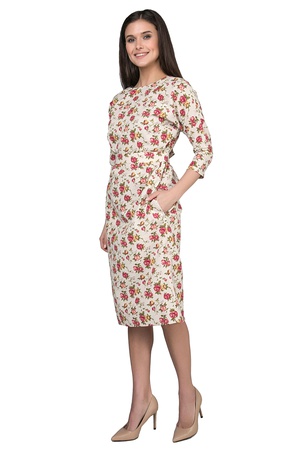 Платье с пуговицами