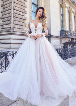 İris<br> Dantelli Uzun Kollu Gelinlik Anna RosyBrown