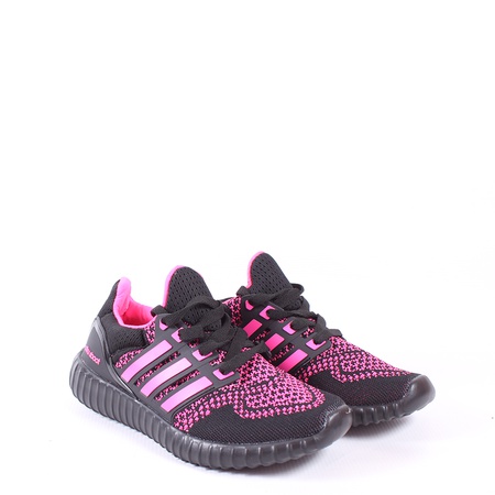 أحذية رياضية للمراهقين