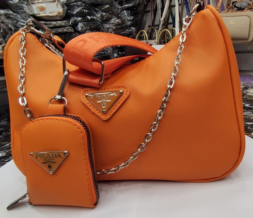 Prada - kadın çantaları