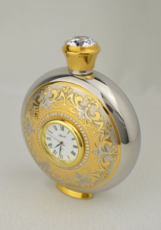 SAATLİ CEP ŞİŞESİ