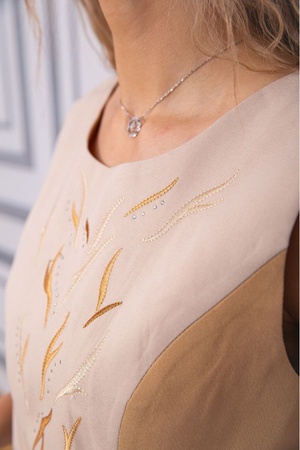 ЖЕНСКИЙ КОСТЮМ СО ШТАНАМИ ПРЯМОГО КРОЯ БЕЖЕВОГО