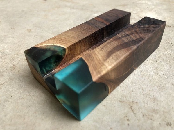 Doğal ahşap ve epoksi reçineden kartvizitlikler / peçetelikler / servis tahtaları