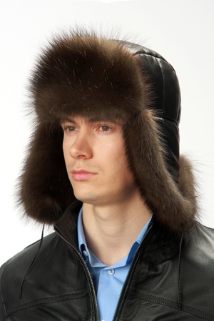 Ушанка из кожи с фишером 170376