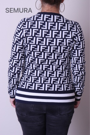 Базовый свитер