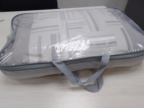 Упаковка для одеял,  подушек, с  окантовкой из пластикового канта (кедер) тип Чемодан.