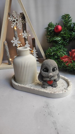 年度象征兔子/野兔