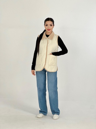 Женская жилетка