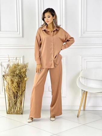 Женские шелковые костюмы