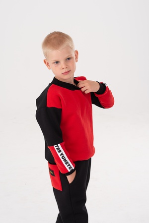 Свитшот красно-черный с тесьмой на рукаве Yumster YC.02.09.007