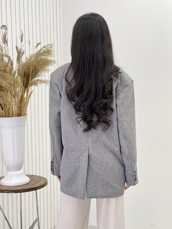 جاكيت نسائي من مصنع ملابس نسائية للبيع ، جاكيت نسائي للرجال هو صيحة الموسم وهذا الموديل سيعمل لمدة سنتين على الأقل ويحقق لك دخلاً جيداً ، كما يمكنك أن تطلب في إنتاجنا مشابه لـ نموذج أو طلب تحت علامتك التجارية الخاصة! تعتبر السترة النسائية الكلاسيكية