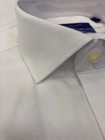 Erkeklerin gömlekleri