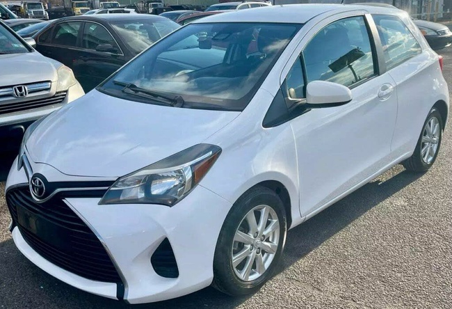 2017 Toyota Yaris LE 2dr Hatchback
