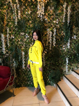 Женский спортивный костюм.