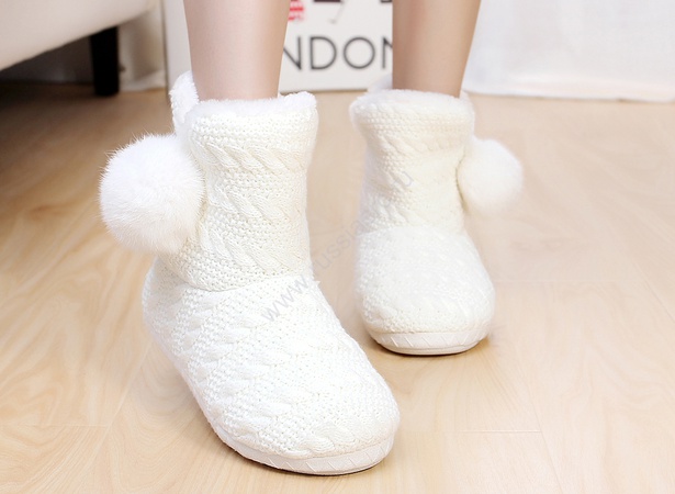 Угги с попонами из натурального меха L-310