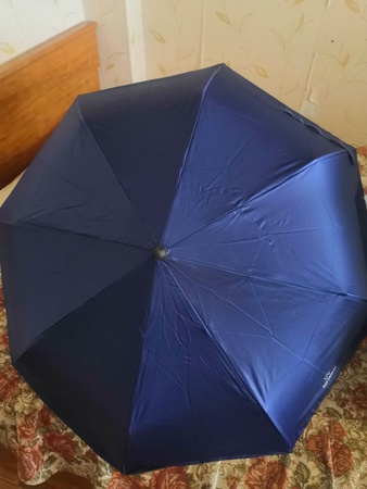 Зонты, с обычным ручным механизмом, выполнен из качественного материала