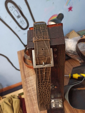 Мужские и Женские ремни ручной работы из Итальянской кожи.