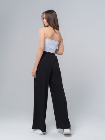 Kadın pantolonları