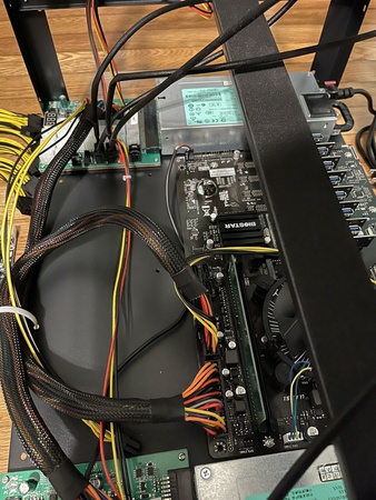 Оптовый поставщик полной установки для майнинга с 12 графическими процессорами 2400 Вт Plug and Play