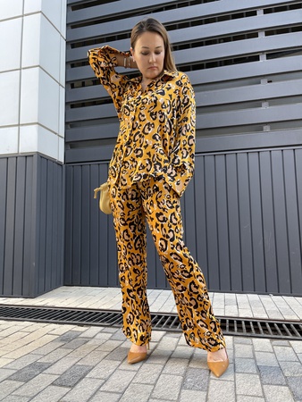 Рубашка с брюками